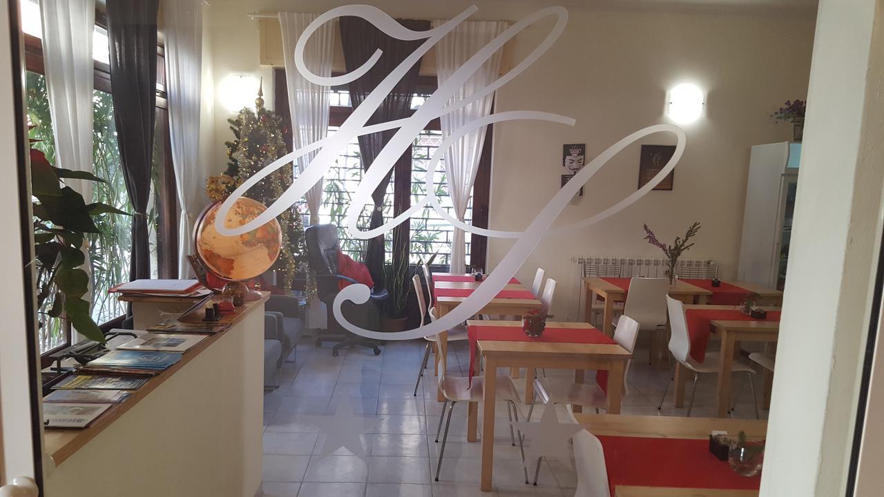 索罗酒店 维亚雷焦 外观 照片
